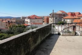 ŠIBENIK, kuća s pogledom na more u centru, Šibenik, Maison