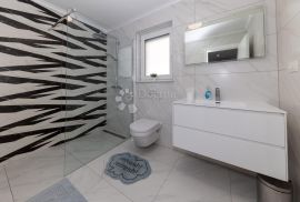 LUKSUZNA novogradnja Crikvenica 30m od mora, Crikvenica, Appartment