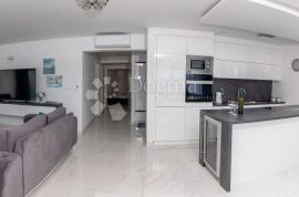 LUKSUZNA novogradnja Crikvenica 30m od mora, Crikvenica, Appartment