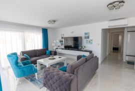 LUKSUZNA novogradnja Crikvenica 30m od mora, Crikvenica, Appartment