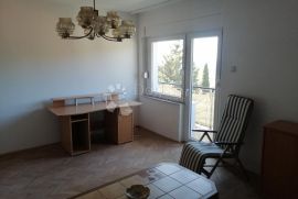 Škurinje - lijepa etaža sa garažom i pogledom, Rijeka, Appartement