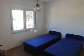 Škurinje - lijepa etaža sa garažom i pogledom, Rijeka, Appartement