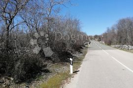 OTOK KRK GARICA GRAĐEVINSKI TEREN OD 2338 m2, Vrbnik, أرض