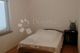 ČIŽIĆI APARTMAN U VISOKOM POTKROVLJU, Dobrinj, Appartment