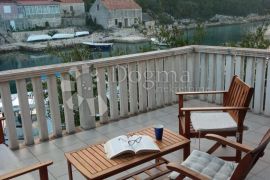 Kuća prvi red do mora, Korčula, Дом