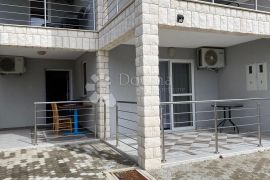 KUĆA S 6 APARTMANA S POGLEDOM NA MORE - GREBAŠTICA, Šibenik - Okolica, Σπίτι