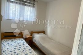 KUĆA S 6 APARTMANA S POGLEDOM NA MORE - GREBAŠTICA, Šibenik - Okolica, Σπίτι