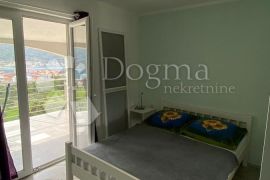 KUĆA S 6 APARTMANA S POGLEDOM NA MORE - GREBAŠTICA, Šibenik - Okolica, Σπίτι