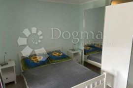 KUĆA S 6 APARTMANA S POGLEDOM NA MORE - GREBAŠTICA, Šibenik - Okolica, Σπίτι