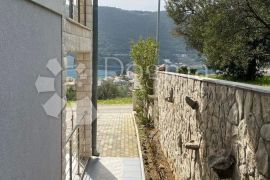 KUĆA S 6 APARTMANA S POGLEDOM NA MORE - GREBAŠTICA, Šibenik - Okolica, Σπίτι