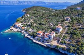 HVAR- građevinsko zemljište 1. red do mora, Uvala Pokrivenik, 850 m², Hvar, Land