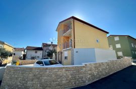 BILICE (ŠIBENIK) –APARTMANSKA KUĆA 100 M OD MORA, Šibenik - Okolica, بيت