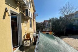 BILICE (ŠIBENIK) –APARTMANSKA KUĆA 100 M OD MORA, Šibenik - Okolica, بيت