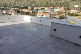 TROGIR-PENTHOUSE S ČAROBNIM POGLEDOM S50, Trogir, Flat