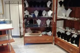 VODICE, poslovno-stambeni prostor u centru blizu mora, Vodice, العقارات التجارية