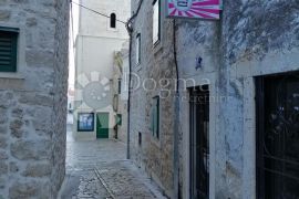 VODICE, poslovno-stambeni prostor u centru blizu mora, Vodice, العقارات التجارية