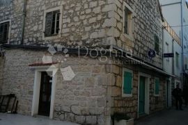 VODICE, poslovno-stambeni prostor u centru blizu mora, Vodice, العقارات التجارية