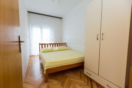 Apartmanska kuća na odličnoj poziciji - prava poslovna prilika, Okrug, Famiglia