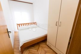 Apartmanska kuća na odličnoj poziciji - prava poslovna prilika, Okrug, Famiglia