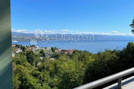 OPATIJA, CENTAR - 3S+DB sa saunom, terasom, garažom i pogledom na more!, Opatija, Daire