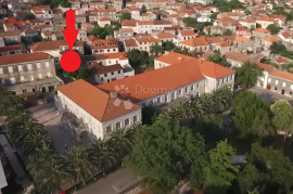 BLATO NA KORČULI, STAMBENO-POSLOVNI OBJEKT, Blato, Casa