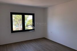 ROGOZNICA- 1.KAT U MODERNOJ NOVOGRADNJI UZ MORE, Rogoznica, Apartamento