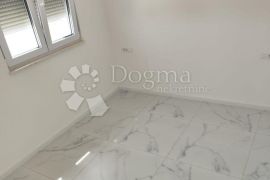 ROGOZNICA- NOVOGRADNJA 150M OD MORA -1.KAT ( A-SF), Rogoznica, Apartamento