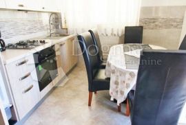 Stan s panoramskim pogledom i bazenom, Opatija, Apartamento