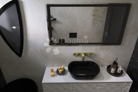 LUKSUZNI APARTMAN U BLIZINI MORA S BAZENOM, Privlaka, Διαμέρισμα