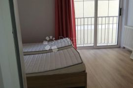 Prilika!! Apartman 61m2 sa terasom 300m od mora, Crikvenica, Διαμέρισμα