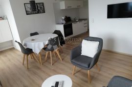 Prilika!! Apartman 61m2 sa terasom 300m od mora, Crikvenica, Διαμέρισμα