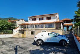 Opatija - stambeno-poslovni objekt s parkingom i pogledom na more, Opatija, Коммерческая недвижимость