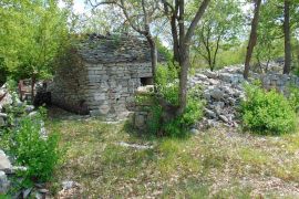 Prilika!!! Prostrano zemljište sa legliziranom kućom u okolici Rovinja, Rovinj, Terrain