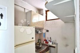 Rijeka, centar - poslovni prostor 1.290 m2, Rijeka, Commercial property