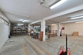 Rijeka, centar - poslovni prostor 1.290 m2, Rijeka, Commercial property