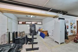 Rijeka, centar - poslovni prostor 1.290 m2, Rijeka, Commercial property