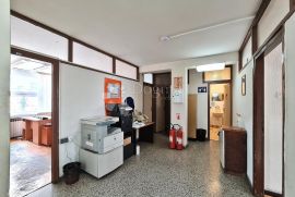 Rijeka, centar - poslovni prostor 1.290 m2, Rijeka, Commercial property