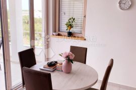 Esencija mediteranskog šika i pogled na more - vrhunski penthouse u Novalji!, Pag, Flat