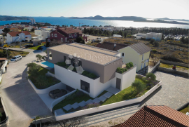 VODICE STAN U VILI SA BAZENOM S2, Vodice, Διαμέρισμα