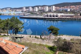 ŠIBENIK-DVOETAŽNI STAN U MANDALINI, Šibenik, Flat