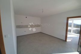 PRIMOŠTEN NOVOGRADNJA STAN S5 NA 2.KATU, Primošten, Appartment