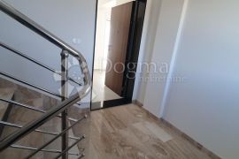 PRIMOŠTEN NOVOGRADNJA STAN S3 NA 1.KATU, Primošten, Appartment