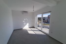 PRIMOŠTEN NOVOGRADNJA STAN S2 U PRIZEMLJU, Primošten, Appartment