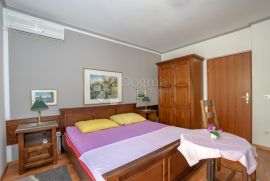 Apartmanska villa u Selcu, Crikvenica, House