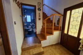 2 KUĆE 168 M2 I 147 M2, SA OKUĆNICOM I VANJSKIM OBJEKTOM!, Marčana, Casa