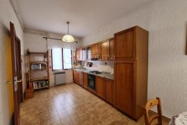 2 KUĆE 168 M2 I 147 M2, SA OKUĆNICOM I VANJSKIM OBJEKTOM!, Marčana, Casa