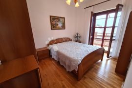 2 KUĆE 168 M2 I 147 M2, SA OKUĆNICOM I VANJSKIM OBJEKTOM!, Marčana, Casa