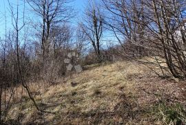 Strm teren u zelenom pojasu, Viškovo, Land