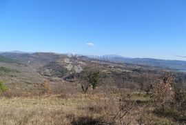 Strm teren u zelenom pojasu, Viškovo, Zemljište