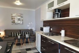 Kostrena, 1SDB, tik do mora, Kostrena, Appartment